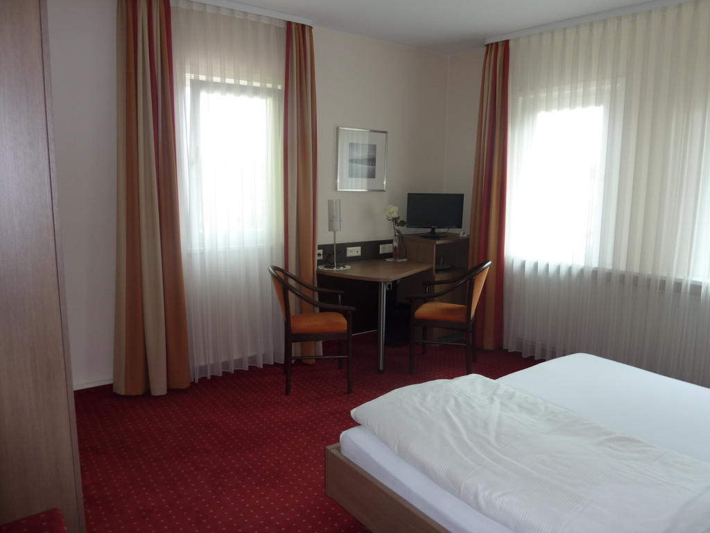 Hotel Gasthof Koenig Karl Freudenstadt Kamer foto